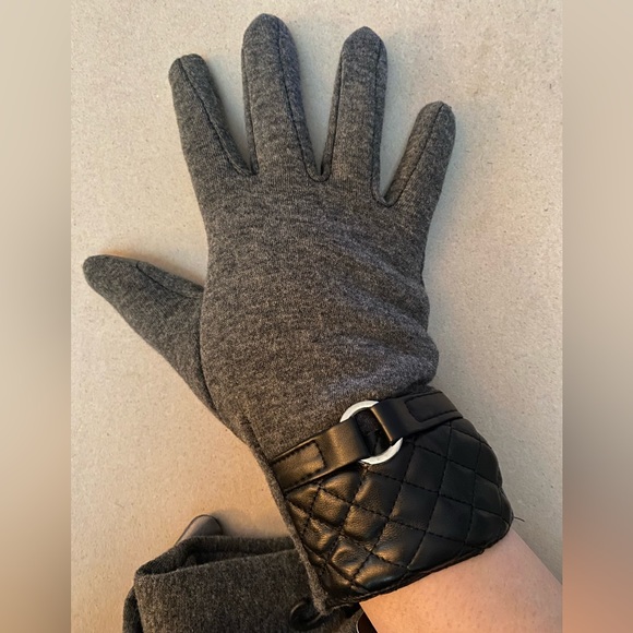 Touch screen gloves - Picture 1 of 6